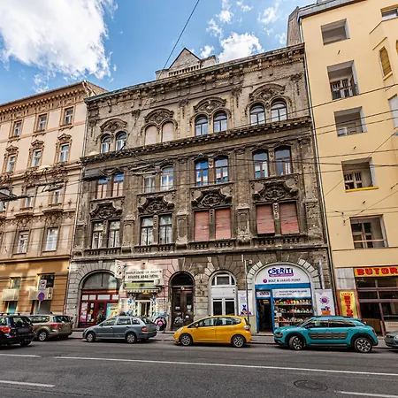Grand Boulevard Cozy Charm Ac, Huge Smart Tv * Budapest